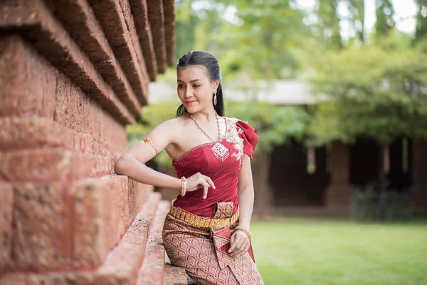 Mulher Bonita Usando Vestido Típico Tailandês — Fotografia de Stock