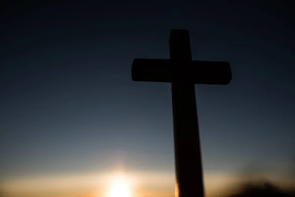 Silhouette Von Katholischem Kreuz Und Sonnenaufgang — Stockfoto