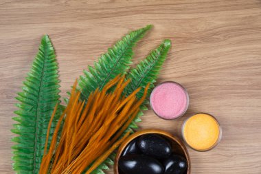 Ahşap arka planda spa dekorasyonu