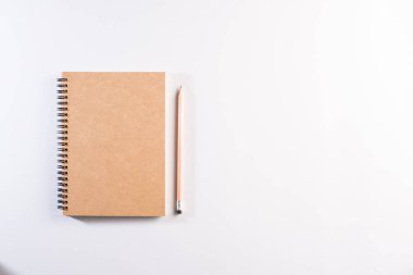 Çalışma alanı üzerine boş defter