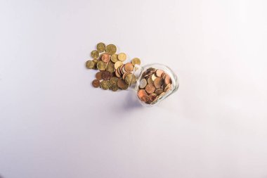 Bardakta Euro madeni para