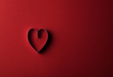 Kırmızı arkaplanda Kırmızı Şömine kağıdı