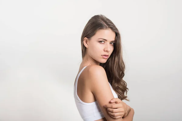 Belle Femme Avec Corps Sain Sur Fond Blanc — Photo