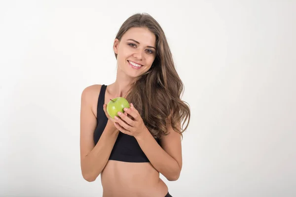 Mulher Beleza Segurando Maçã Verde Enquanto Isolado Branco — Fotografia de Stock