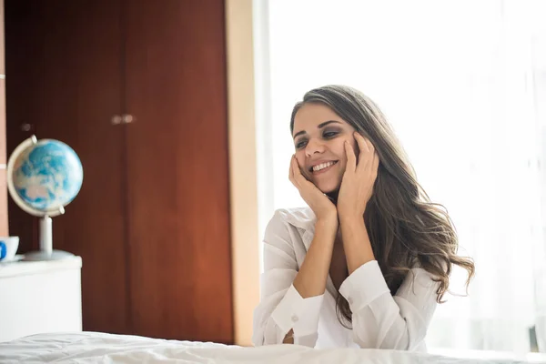 Portrait Woman Lying Bed — Stock Photo, Image