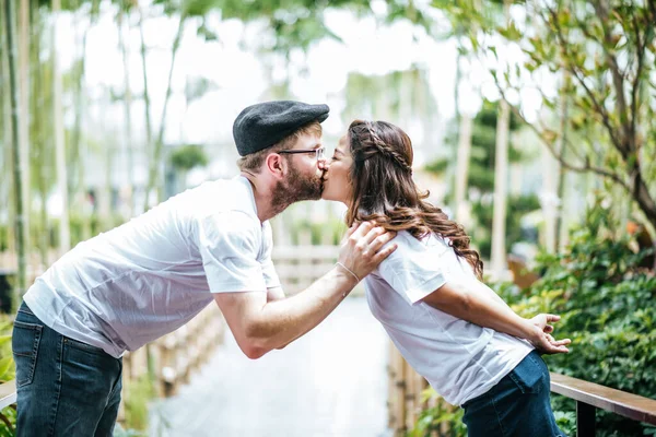 Happy Smiling Coppia Diversità Amore Momento Insieme — Foto Stock