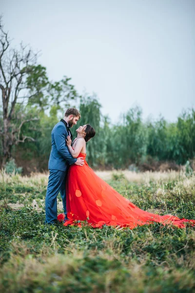 Noiva Noivo Têm Tempo Romance Feliz Juntos — Fotografia de Stock