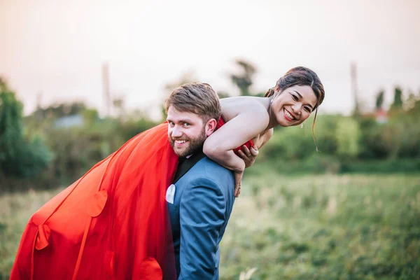 Brud Och Brudgum Har Romantik Tid Och Lycklig Tillsammans — Stockfoto