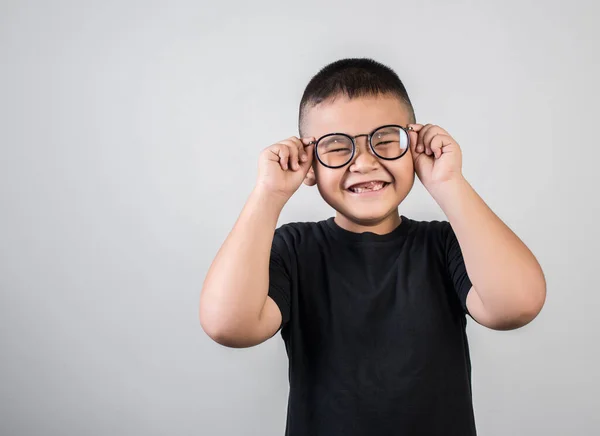 Engraçado Menino Gênio Usando Óculos Estúdio Tiro — Fotografia de Stock