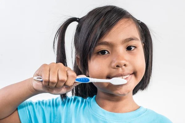 Niñita Cepillándose Los Dientes Estudio Tiro —  Fotos de Stock