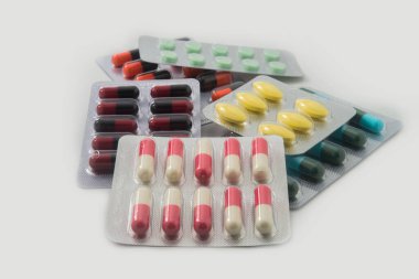 Doktor siparişinden kapsüller ilaç hapları.