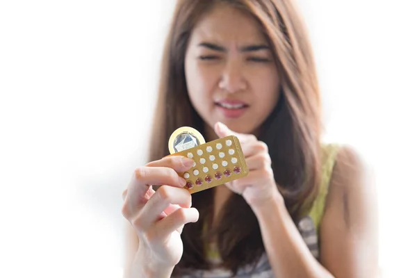 Young Woman Holding Condom Contraceptive Pills Prevent Pregnancy — Stock Photo, Image