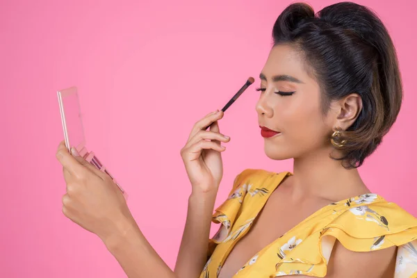 Portrait Woman Makeup Brush Cosmetic — Stock Photo, Image