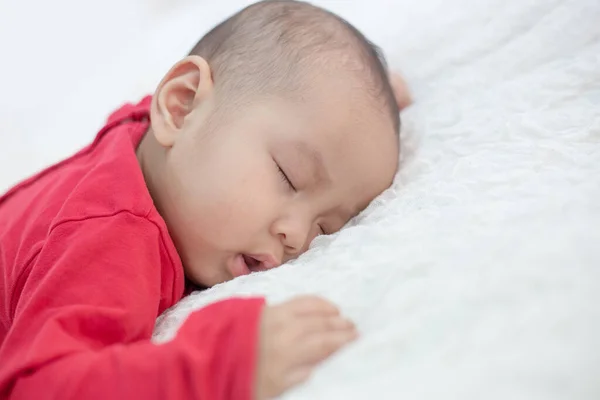 Babies Wearing Red Shirts Sleeping Bed — Stock Photo, Image