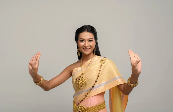 Belle Femme Thaïlandaise Portant Une Robe Thaïlandaise Danse Thaïlandaise — Photo