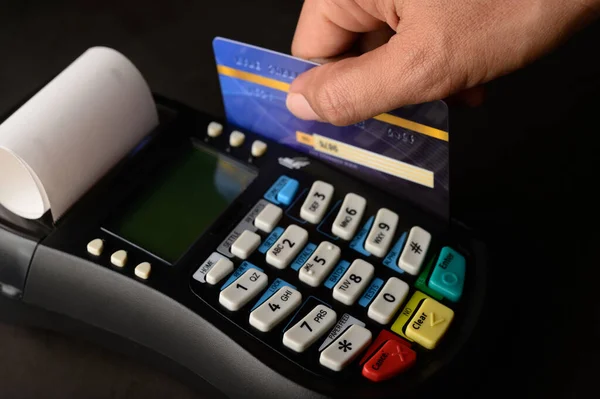 Pagamento Com Cartão Crédito Comprar Vender Produtos Serviços Foco Seletivo — Fotografia de Stock