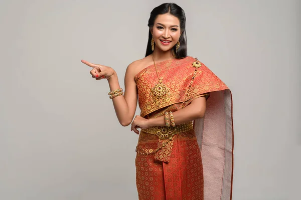 Ženy Thajských Kostýmech Které Jsou Symbolické Ukazují Prstem — Stock fotografie