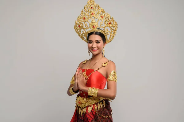 Vrouwen Dragen Thaise Kleding Die Respect Toont Sawasdee Symbool — Stockfoto