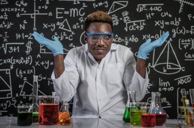 Bilim adamları ellerini her iki tarafa açtı ve laboratuvarda başarılı oldular..