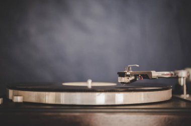 Vinili Spinning Plak Oynatıcı, Turntable Player ve Vinil Plak.