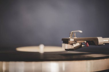 Vinili Spinning Plak Oynatıcı, Turntable Player ve Vinil Plak.