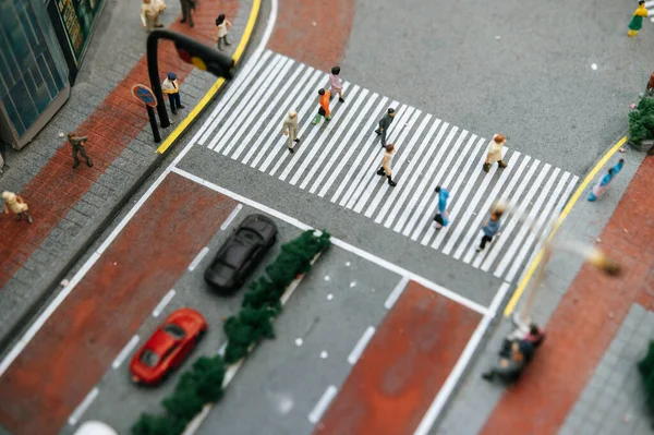 Kleine Mensen Kleine Mensen Lopen Vele Straten Selectieve Focus — Stockfoto