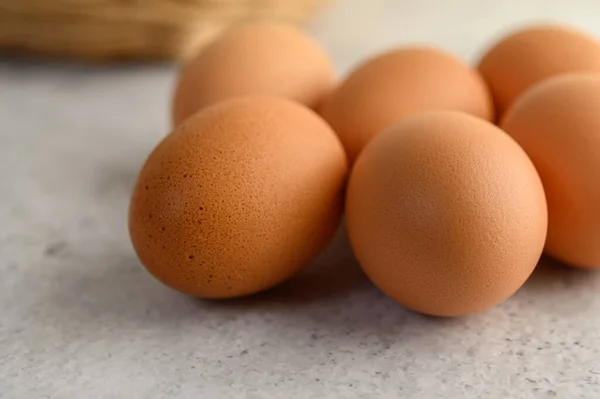 Крупним Планом Органічні Коричневі Яйця Декілька Підлозі Підготовка Приготування Їжі — стокове фото