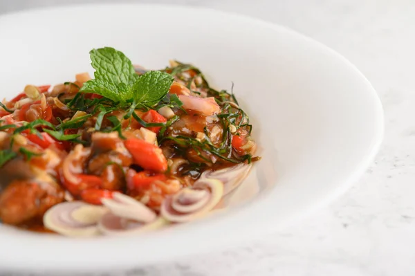 Hidangan Pembuka Fokus Selektif Dengan Sarden Dalam Saus Tomat Dan — Stok Foto