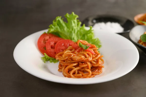 Hidangan Pembuka Pasta Italia Spageti Yang Dimasak Dengan Saus Tomat — Stok Foto