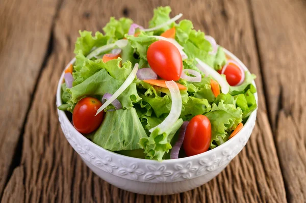 Salade Sur Bol Sur Une Table Bois — Photo