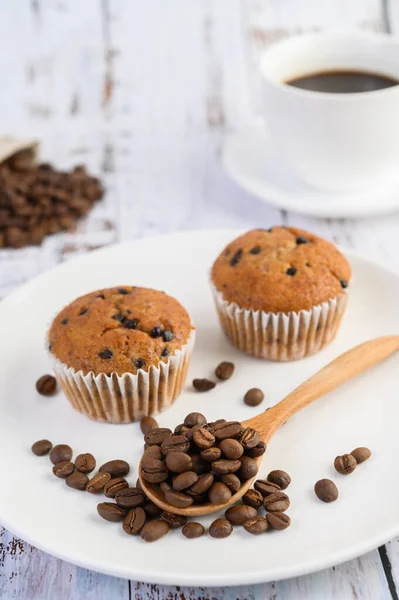 Banaan Cupcakes Gemengd Met Chocolade Chip Een Witte Plaat — Stockfoto