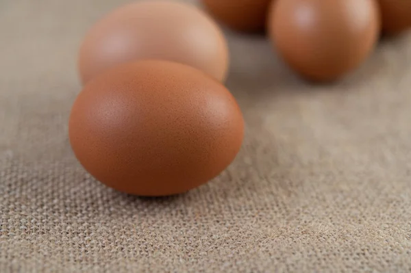 Яйця Підлозі Конопляних Мішків Вибірковий Фокус — стокове фото