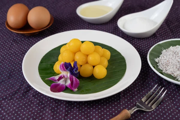Thong Yod Dessert Banana Leaf White Plate Orchids Fork — Stock Photo, Image