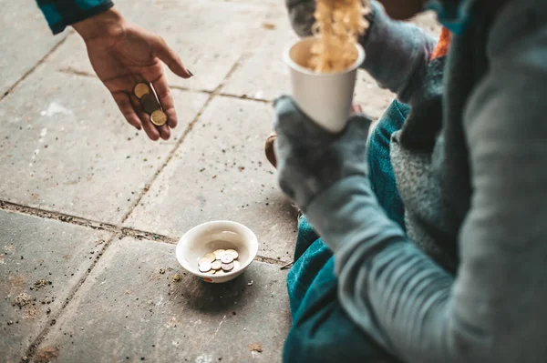 Beggars Sat Wrapped Cloths Eating Noodles — Stock Photo, Image