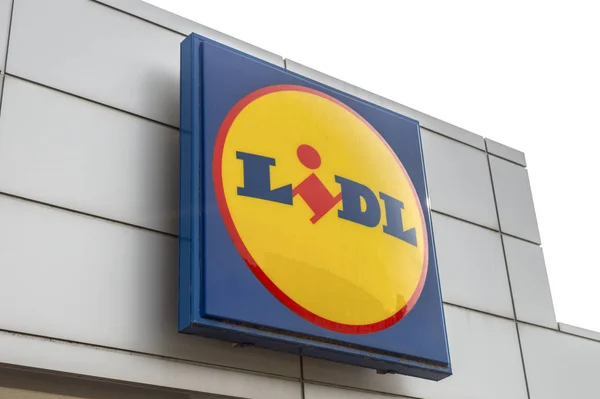 Varna, Bulgária-május 24, 2019: kilátás a Lidl szupermarket logó. — Stock Fotó