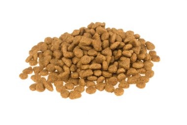 Beyaz arka planda izole edilmiş köpekler veya kediler için kurutulmuş gıda. Evcil hayvan bakımı