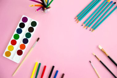 Çocuklar için çizim ve yaratıcılık için çok renkli nesneler li