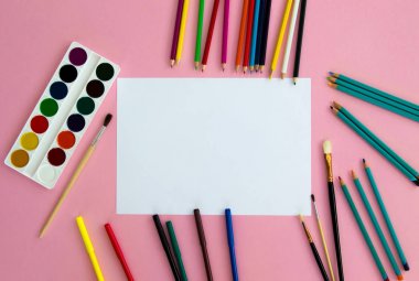 Çocuklar için çizim ve yaratıcılık için çok renkli nesneler li