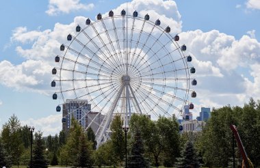 Dönme dolap arka plan için güzel bir resim.
