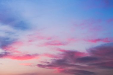 akşam gökyüzü parlak renkler / doğa her zaman memnun olmayan bir şey ile tekrarlanabilir