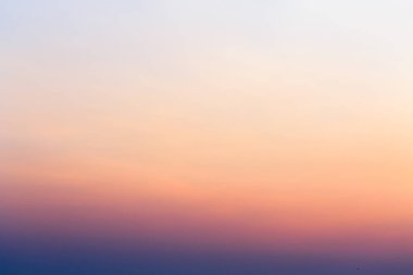 akşam gökyüzü parlak renkler / doğa her zaman memnun olmayan bir şey ile tekrarlanabilir