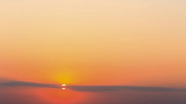 Sun Strip Clouds Bright Morning Landscape Part Sky Sun Lights — Stock Photo, Image