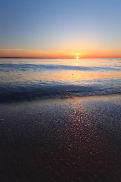 Sunrise Water Early Summer Morning Bright Sky Beach — Stock Photo, Image