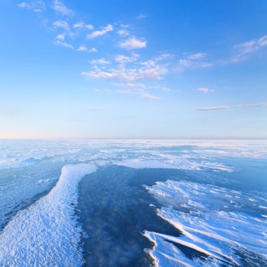 gölde buz çöl sunrise / soğuk soğuk sabah, buz gibi bir manzara