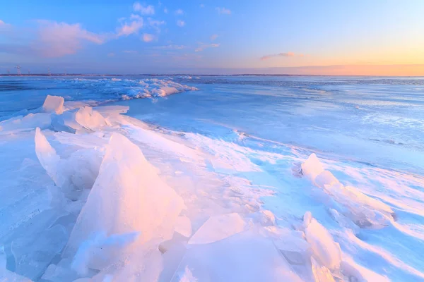 Gryningen Den Frusna Sjön Riktning Mot Solen — Stockfoto