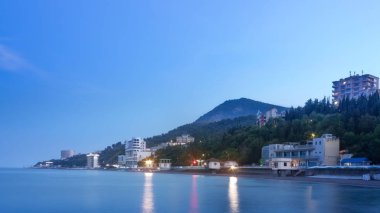 Aluşta Kırım resimler son gece / akşam kıyılarının uzun pozlama