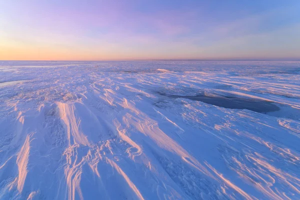 Ένα Φωτεινό Χειμερινό Τοπίο Πρωί Φυσικά Μοτίβα Που Δεν Σταματούν — Φωτογραφία Αρχείου