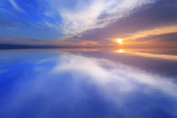 The simulated reflection of the sun's dawn — Stock Photo, Image