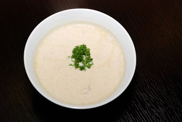 Cremige Suppe Der Weißen Schüssel Mit Petersilie Darauf Ansicht Von — Stockfoto