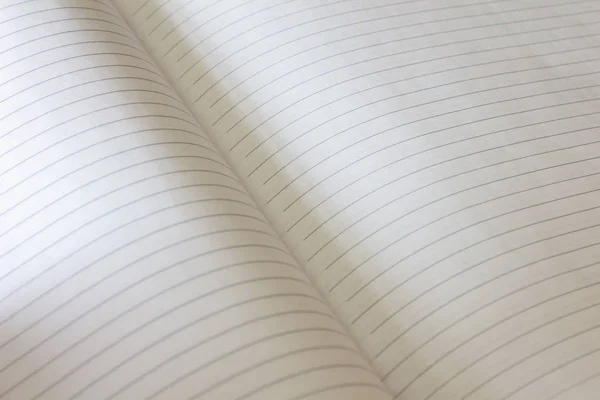 Λευκά φύλλα σημειωματάριο στη γραμμή — Φωτογραφία Αρχείου
